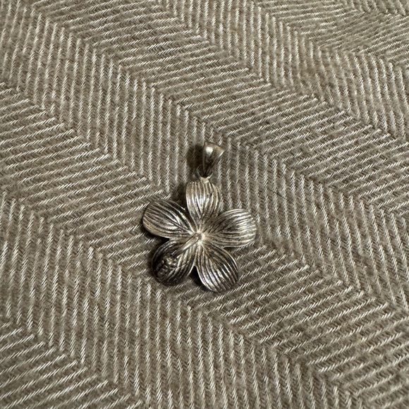 Sterling Silver Floral Hibiscus Pendant - Picture 1 of 4